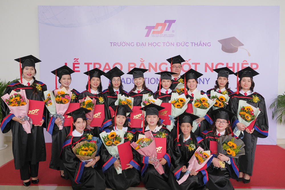 Làm bằng Đại học Tôn Đức Thắng uy tín, giá rẻ, có hồ sơ gốc | Làm Bằng AZ